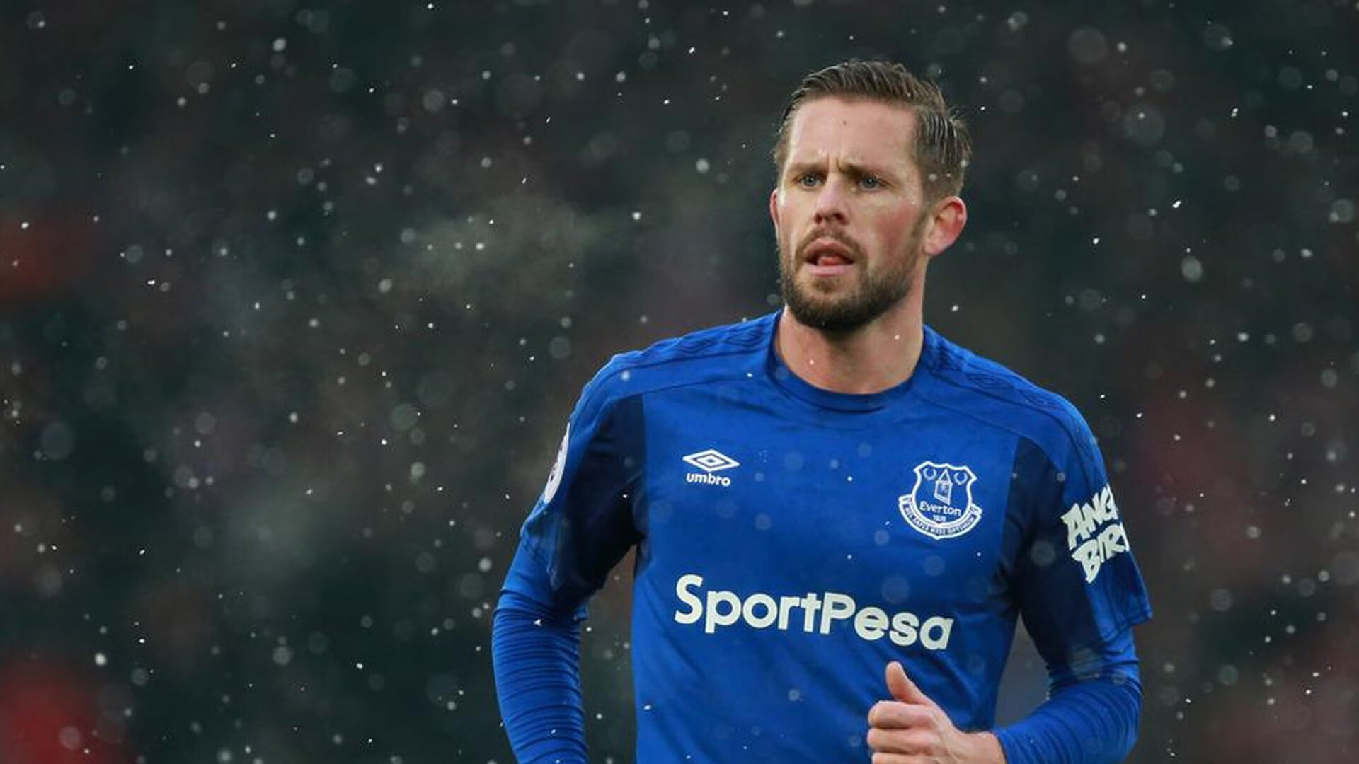 kering-_夜市体育狂欢节：灯火辉煌中的运动盛典_，体育狂欢夜策划案